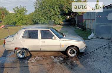 Лифтбек ЗАЗ 1103 Славута 2003 в 