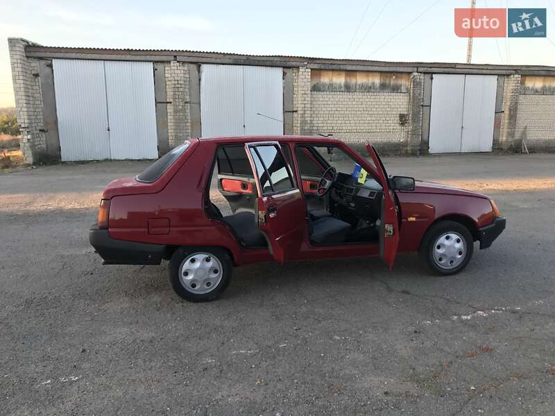 Лифтбек ЗАЗ 1103 Славута 2000 в Тульчине