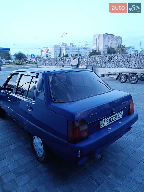 Лифтбек ЗАЗ 1103 Славута 2002 в Днепре