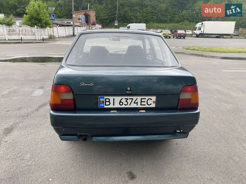 Ліфтбек ЗАЗ 1103 Славута 2004 в Києві