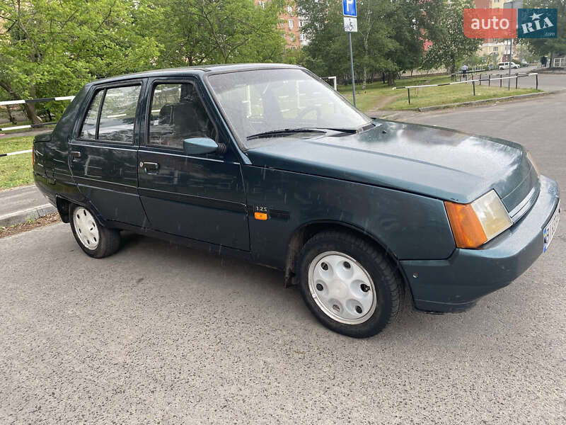 Ліфтбек ЗАЗ 1103 Славута 2004 в Києві