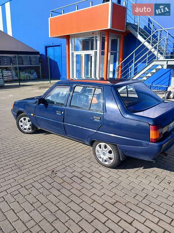 Лифтбек ЗАЗ 1103 Славута 2005 в Шептицькому