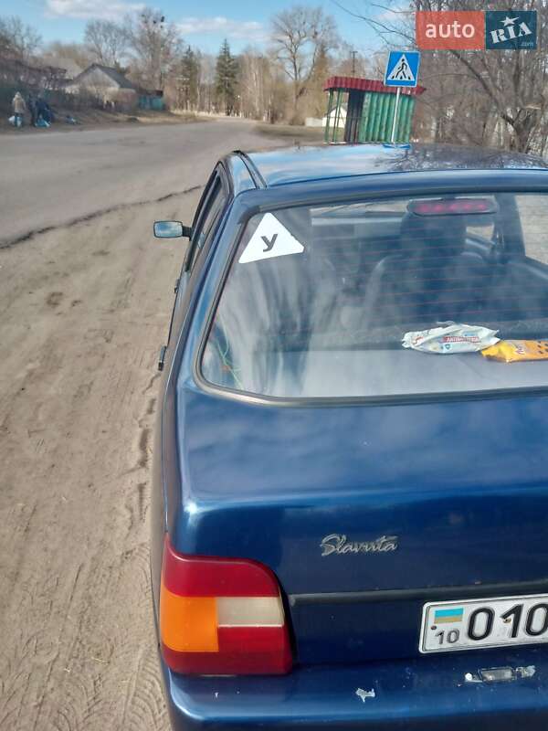 Лифтбек ЗАЗ 1103 Славута 2004 в Чернигове