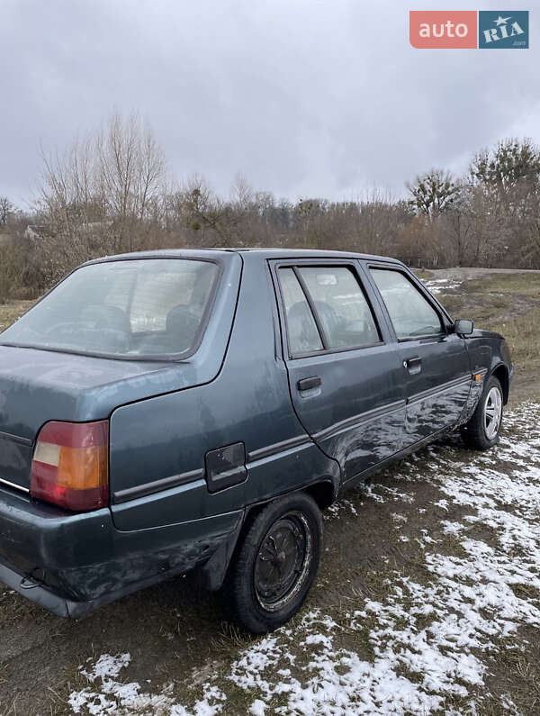 Лифтбек ЗАЗ 1103 Славута 2004 в Киеве