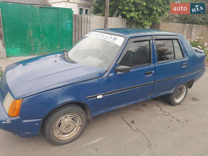 Лифтбек ЗАЗ 1103 Славута 2003 в Лозовой фото 3 Лифтбек ЗАЗ 1103 Славута 2003 в Лозовой