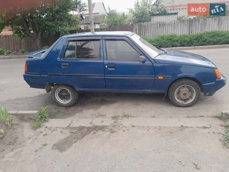 Лифтбек ЗАЗ 1103 Славута 2003 в Лозовой фото 4 Лифтбек ЗАЗ 1103 Славута 2003 в Лозовой