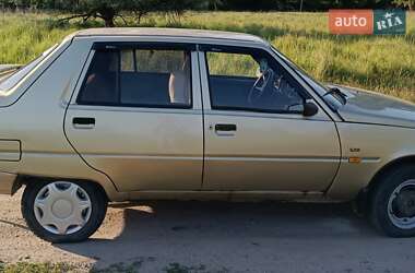 Лифтбек ЗАЗ 1103 Славута 2002 в 