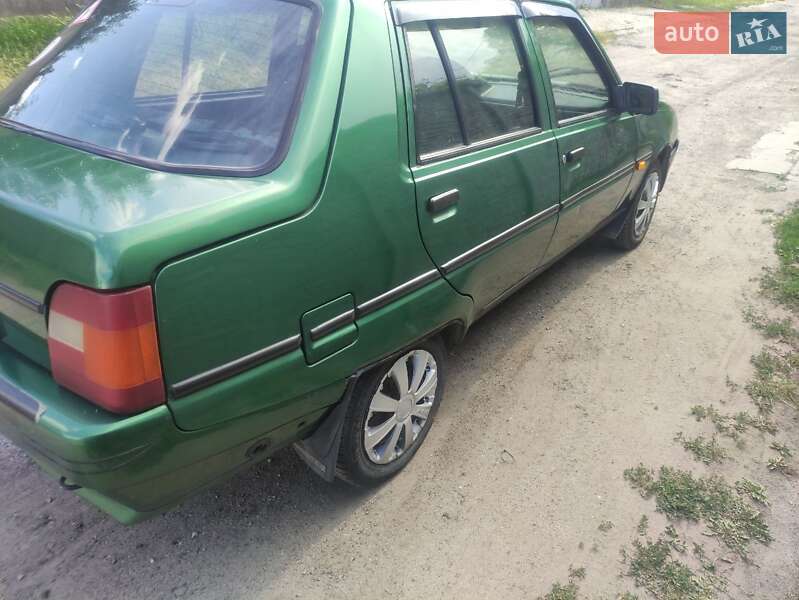 Лифтбек ЗАЗ 1103 Славута 2003 в Запорожье