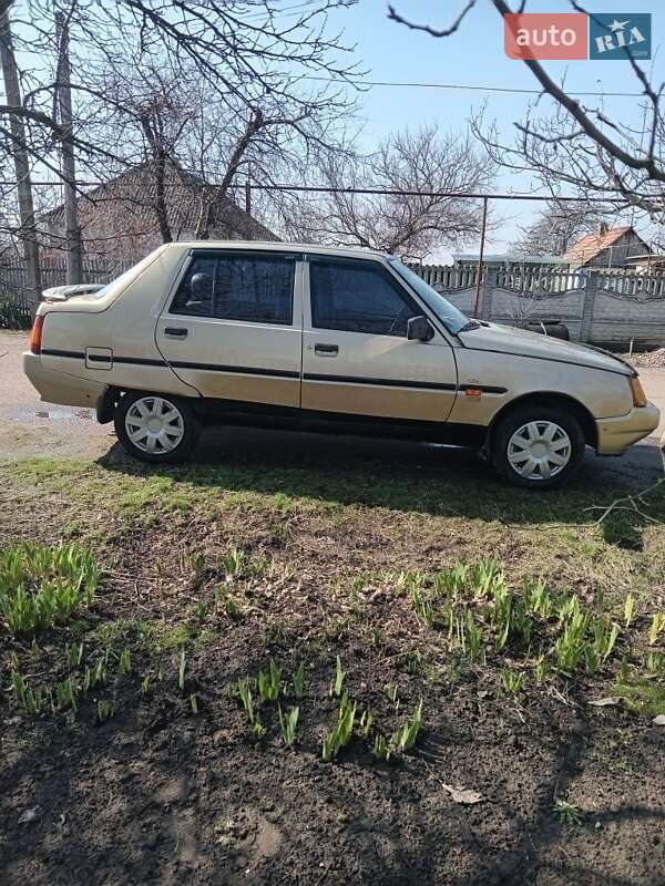 Лифтбек ЗАЗ 1103 Славута 2002 в Херсоне