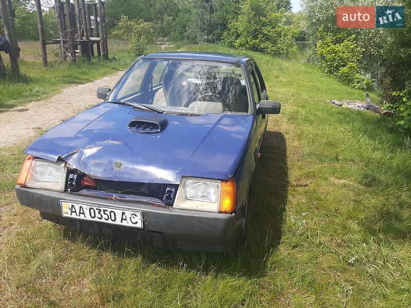 Лифтбек ЗАЗ 1103 Славута 2004 в Киеве