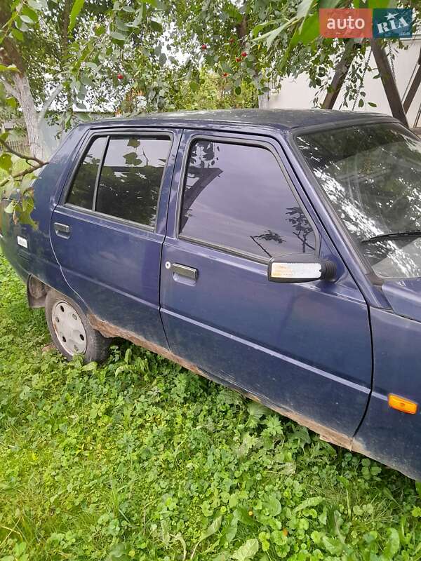 Лифтбек ЗАЗ 1103 Славута 2005 в Долине