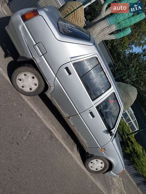 Лифтбек ЗАЗ 1103 Славута 2003 в Киеве