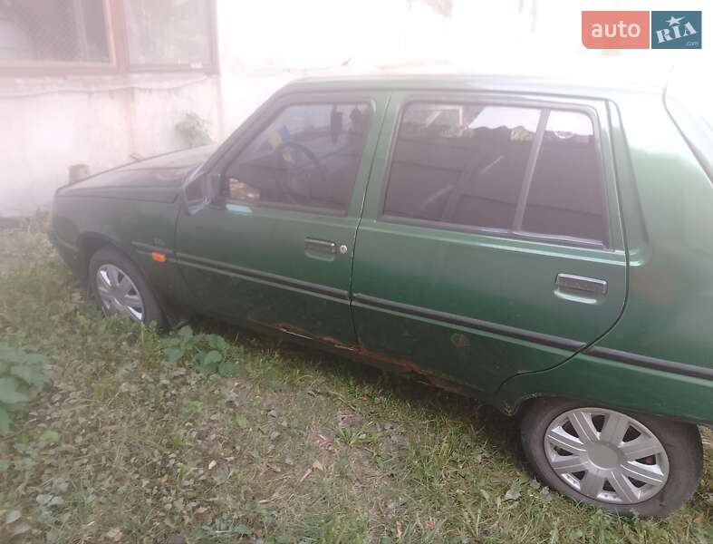 Лифтбек ЗАЗ 1103 Славута 2004 в Броварах