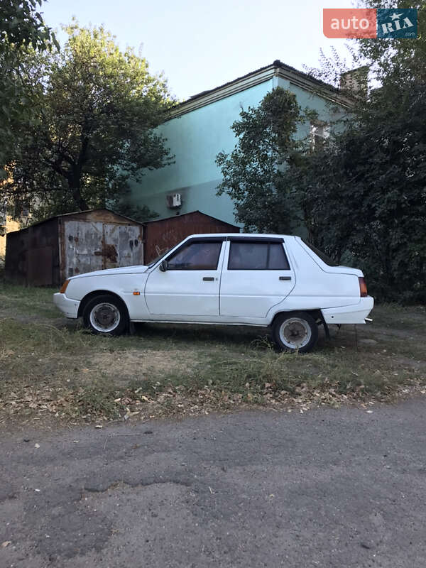 Лифтбек ЗАЗ 1103 Славута 2004 в Запорожье