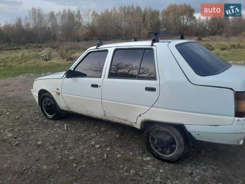 Ліфтбек ЗАЗ 1103 Славута 2002 в Городку