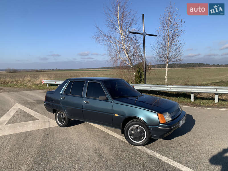 Ліфтбек ЗАЗ 1103 Славута 2005 в Городку