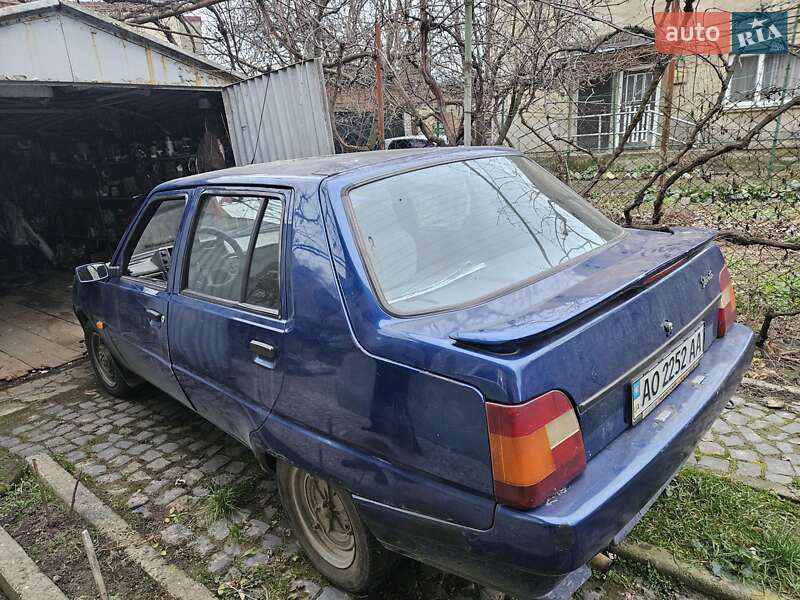Ліфтбек ЗАЗ 1103 Славута 2004 в Ужгороді