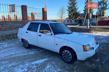 Лифтбек ЗАЗ 1103 Славута 2003 в 