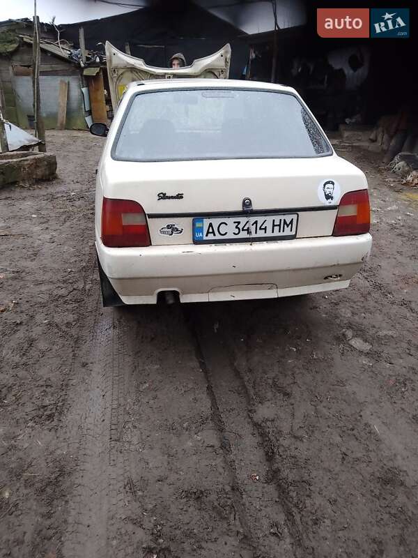 Лифтбек ЗАЗ 1103 Славута 2003 в Луцке