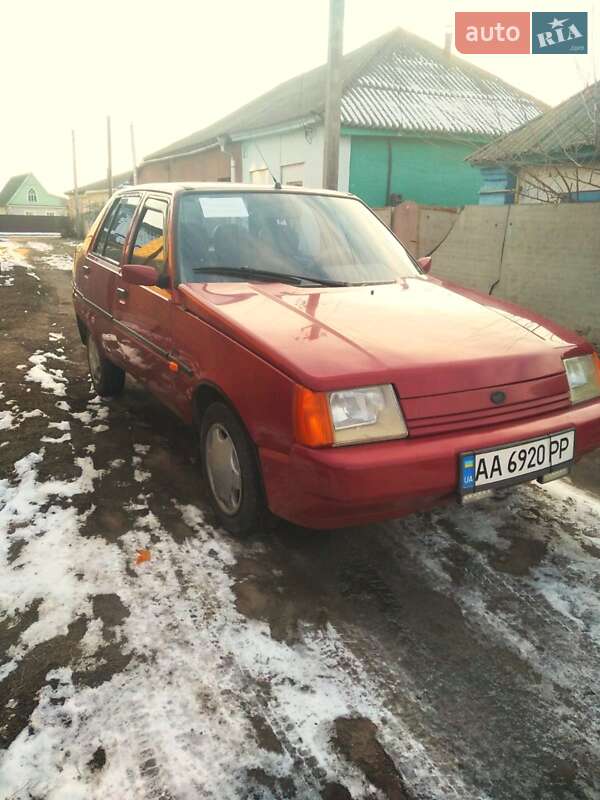 Лифтбек ЗАЗ 1103 Славута 2003 в Прилуках