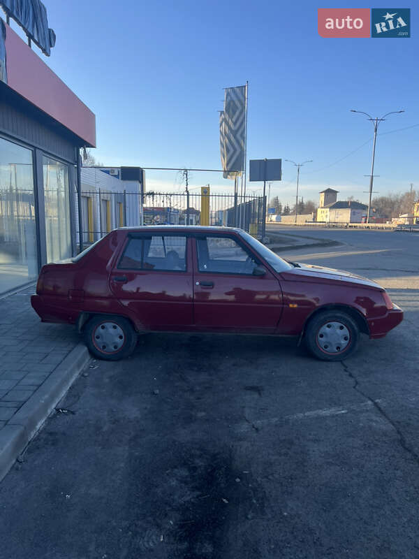 Лифтбек ЗАЗ 1103 Славута 2008 в Тальном фото 7 Лифтбек ЗАЗ 1103 Славута 2008 в Тальном