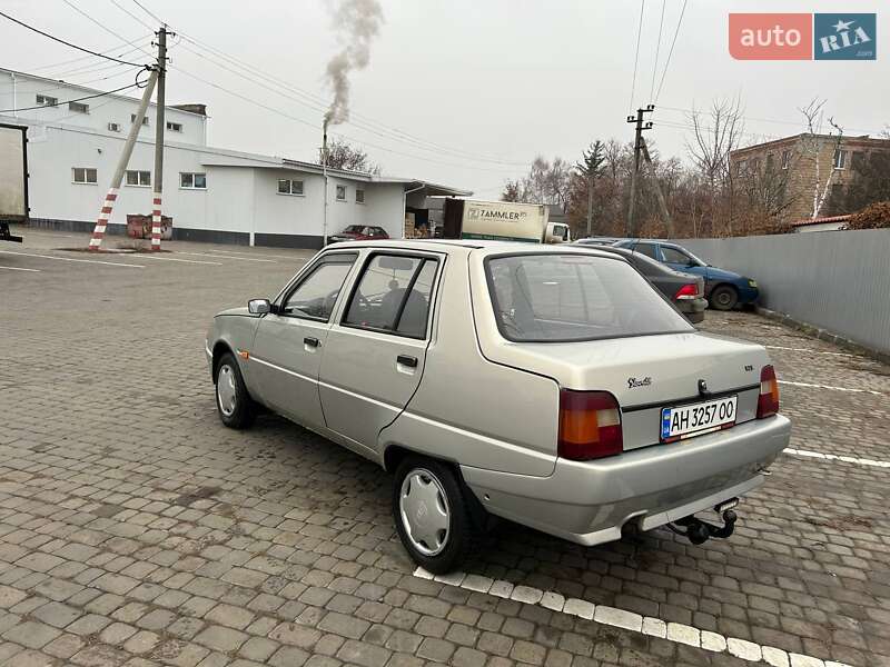 Лифтбек ЗАЗ 1103 Славута 2006 в Козельщине