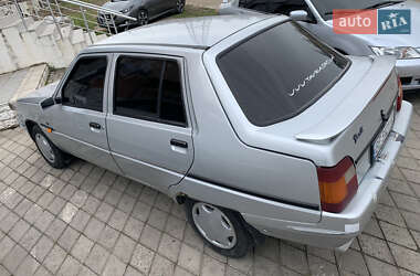 Ліфтбек ЗАЗ 1103 Славута 2003 в 