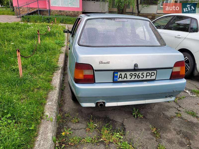 Лифтбек ЗАЗ 1103 Славута 2004 в Киеве