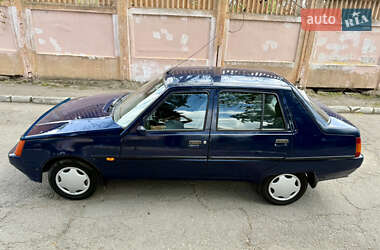 Лифтбек ЗАЗ 1103 Славута 2006 в 