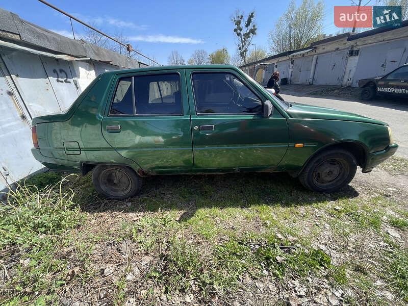 Лифтбек ЗАЗ 1103 Славута 2003 в Киеве