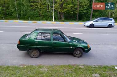 Лифтбек ЗАЗ 1103 Славута 2003 в Киеве