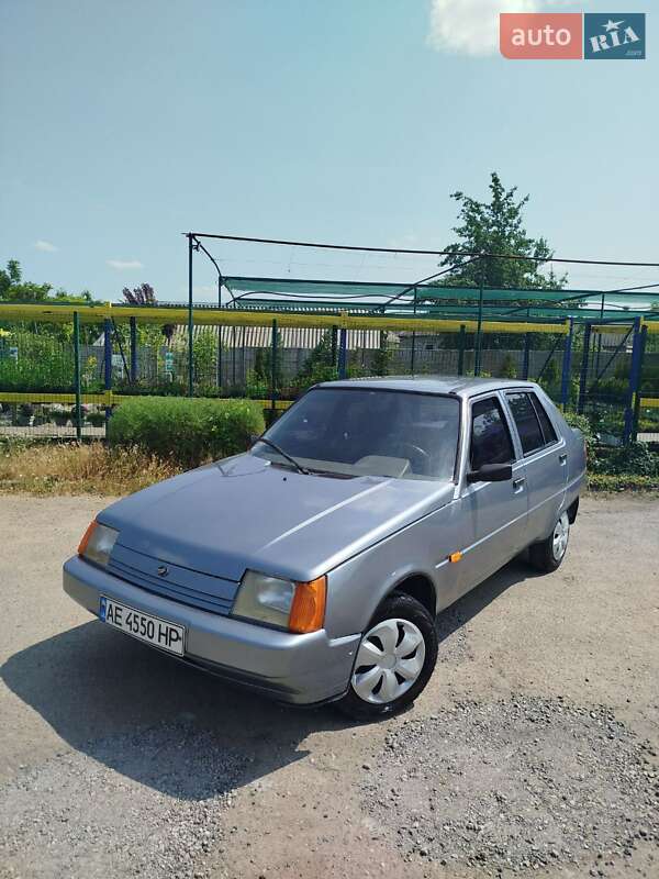 Лифтбек ЗАЗ 1103 Славута 2006 в Днепре