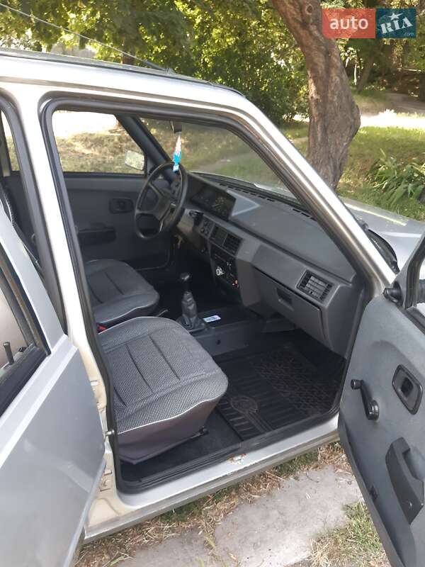 Лифтбек ЗАЗ 1103 Славута 1999 в Верхнеднепровске