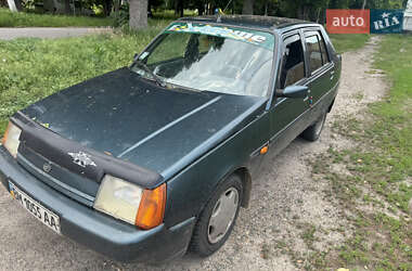 Лифтбек ЗАЗ 1103 Славута 2004 в 