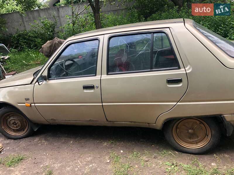 Лифтбек ЗАЗ 1103 Славута 2002 в Киеве