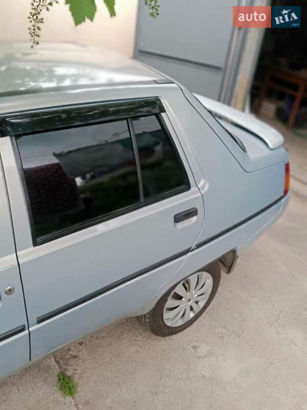 Ліфтбек ЗАЗ 1103 Славута 2004 в Олександрії фото 4 Ліфтбек ЗАЗ 1103 Славута 2004 в Олександрії