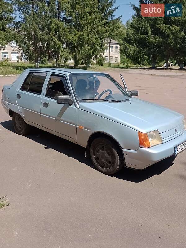 Лифтбек ЗАЗ 1103 Славута 2004 в Коростене