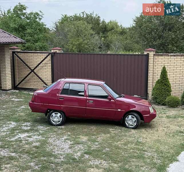Лифтбек ЗАЗ 1103 Славута 2004 в Запорожье