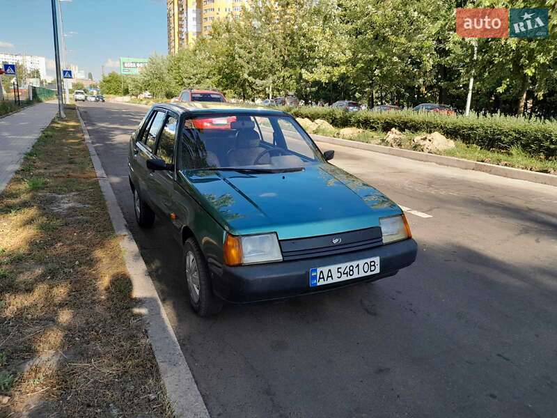 Лифтбек ЗАЗ 1103 Славута 2007 в Киеве