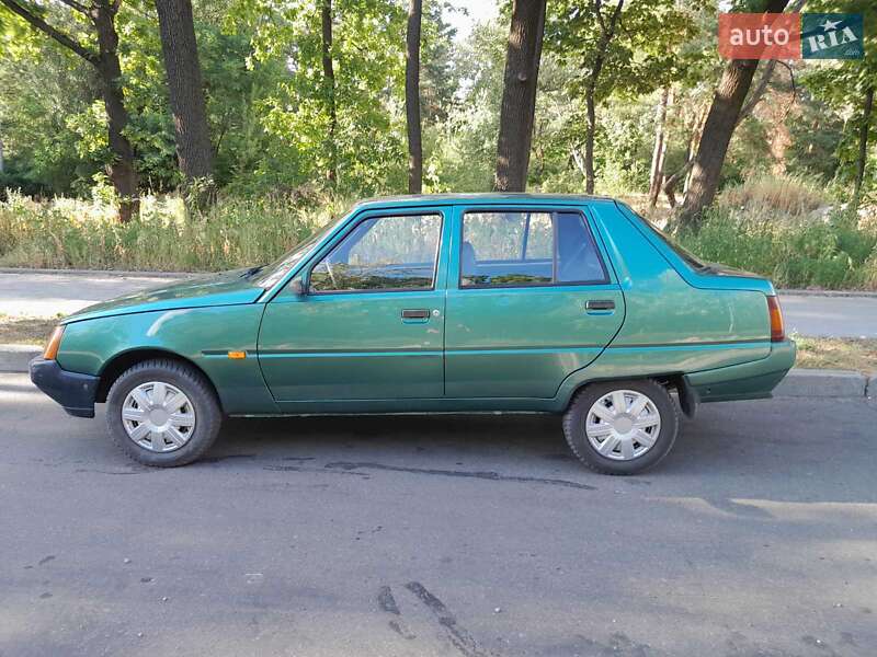 Лифтбек ЗАЗ 1103 Славута 2007 в Киеве