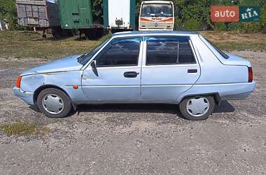 Лифтбек ЗАЗ 1103 Славута 2004 в 
