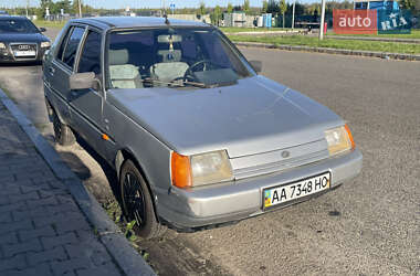 Лифтбек ЗАЗ 1103 Славута 2003 в Киеве