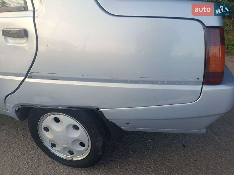 Ліфтбек ЗАЗ 1103 Славута 2005 в Києві