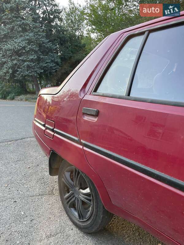 Лифтбек ЗАЗ 1103 Славута 2001 в Запорожье фото 5 Лифтбек ЗАЗ 1103 Славута 2001 в Запорожье