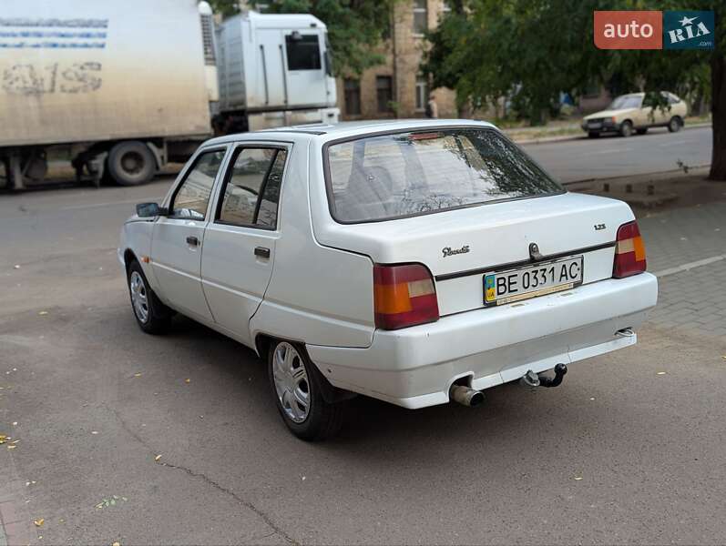 Лифтбек ЗАЗ 1103 Славута 2005 в Николаеве