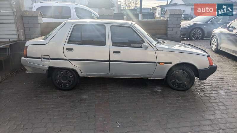 Лифтбек ЗАЗ 1103 Славута 2007 в Волочиске