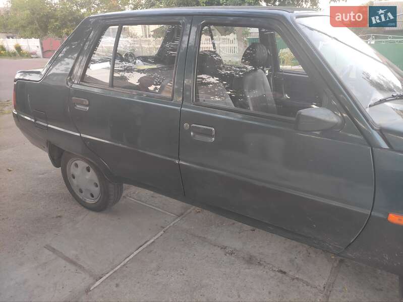 Лифтбек ЗАЗ 1103 Славута 2004 в Коростене
