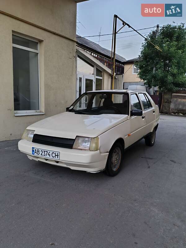 Лифтбек ЗАЗ 1103 Славута 2003 в Могилев-Подольске