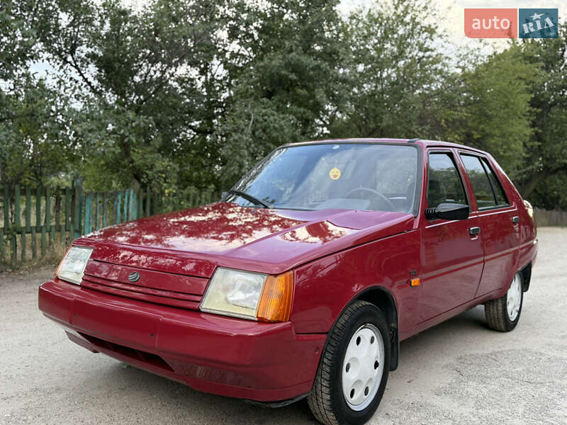 Лифтбек ЗАЗ 1103 Славута 2003 в Запорожье