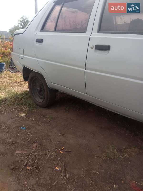 Лифтбек ЗАЗ 1103 Славута 1999 в Александровке (Краматорского района)